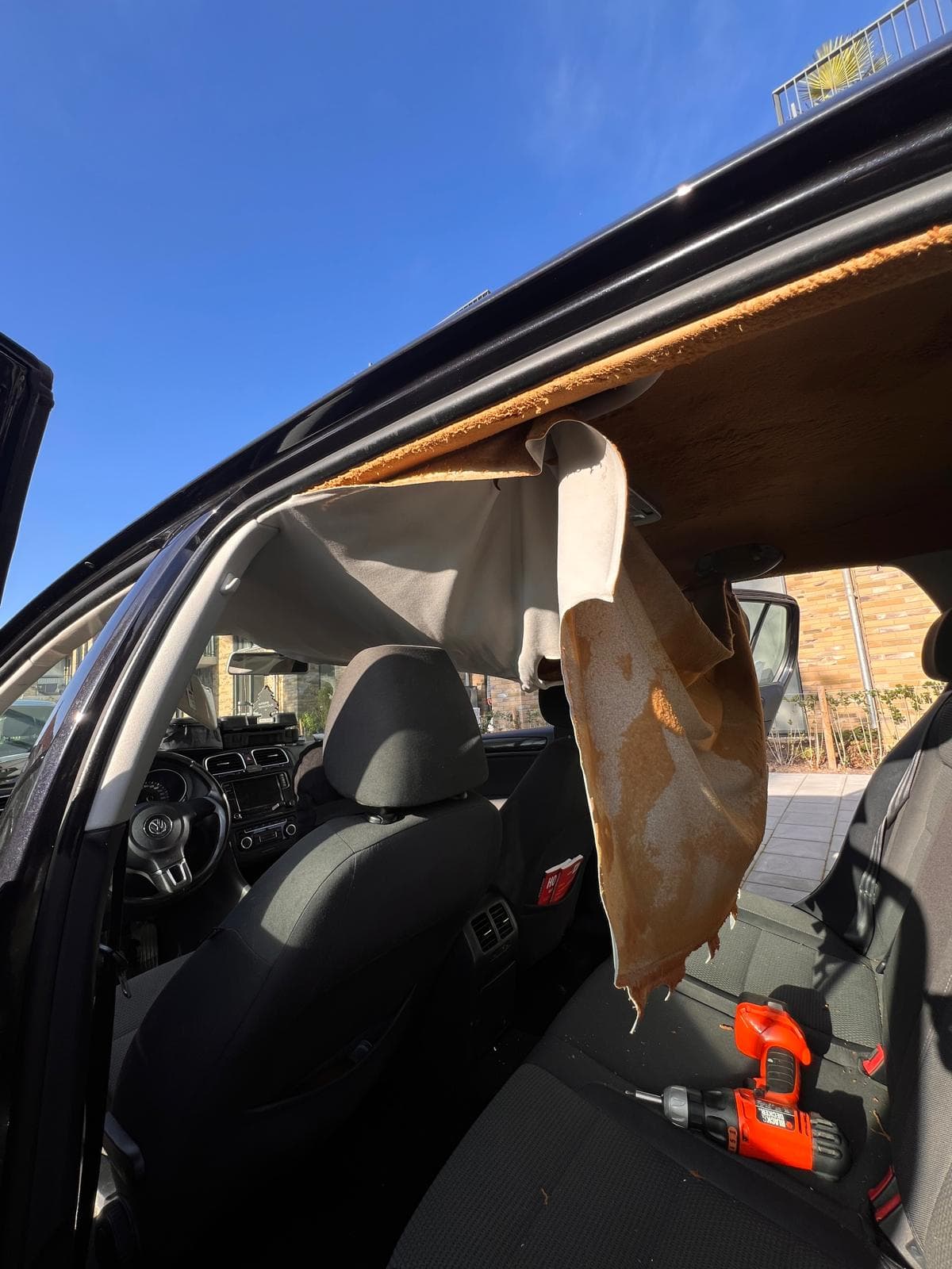 Een hangende hemelbekleding